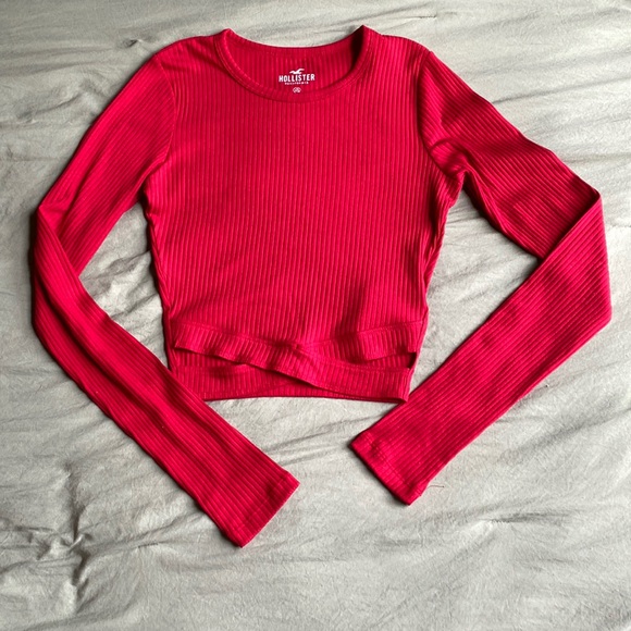 NWT!! Hollister Long Sleeve Cut Out Shirt — Size XS!! - Picture 1 of 7